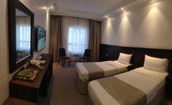 Reception lobby at Cent Azizia Hotel | Al-Bayt